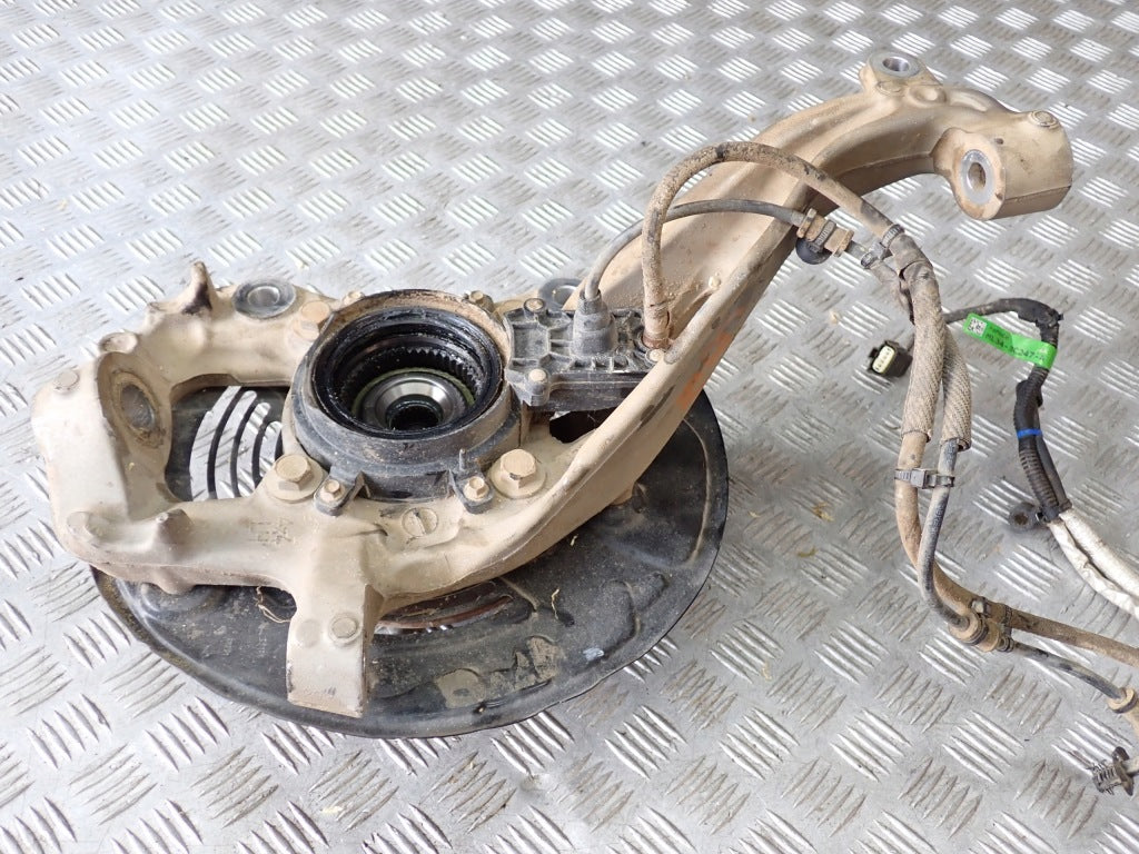 Lewa zwrotnica przednia do Ford F150 3.5 2021- z piastą, część samochodowa marki Autolandparts, widoczna z przodu pojazdu