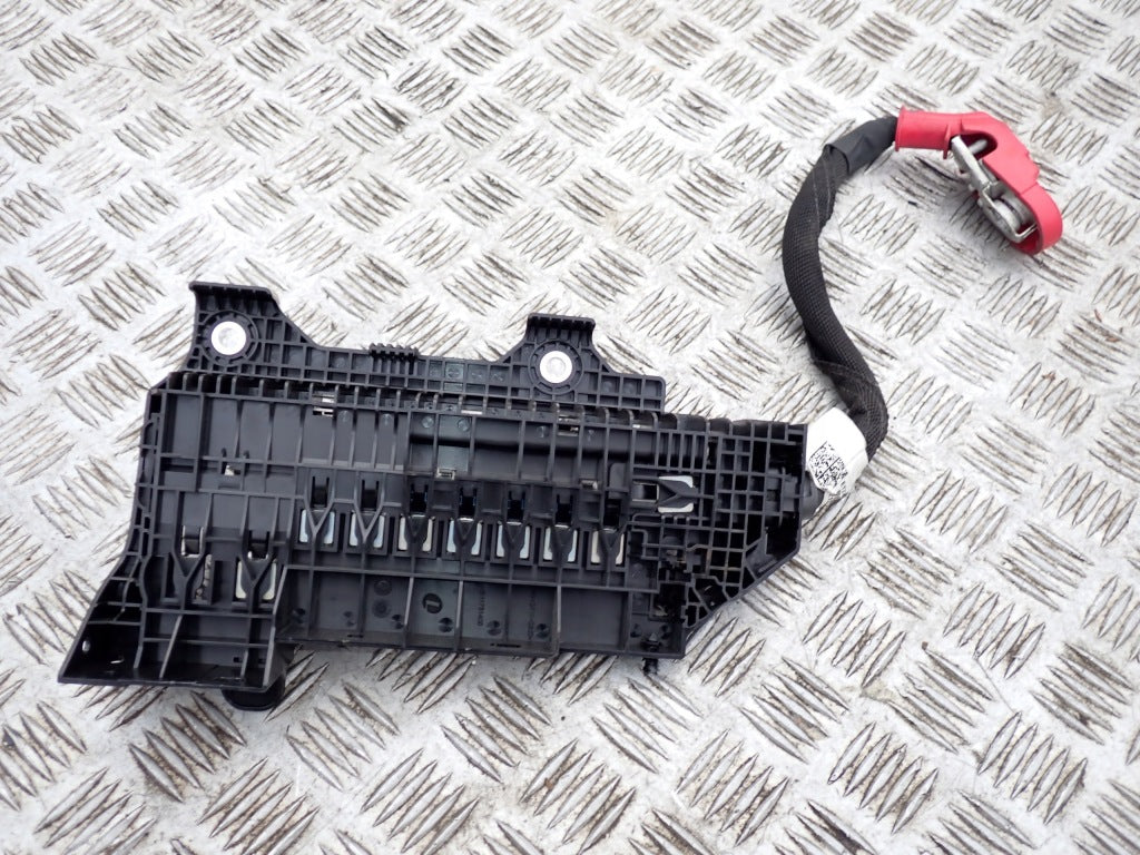 Klema Plus Bezpiecznik Akumulatora Chevrolet Corvette C8 2020-