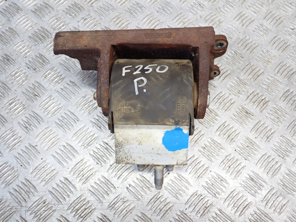 Łapa Mocowanie Silnika Prawa Ford F350 F250 6.2 4x4 SuperDuty 2021