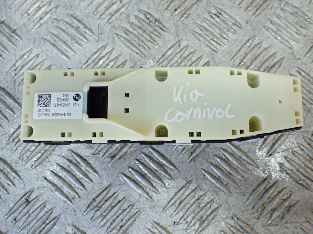 Panel Przełącznik Szyb Lusterek Kia Carnival LX 3.5 KA4 2020-