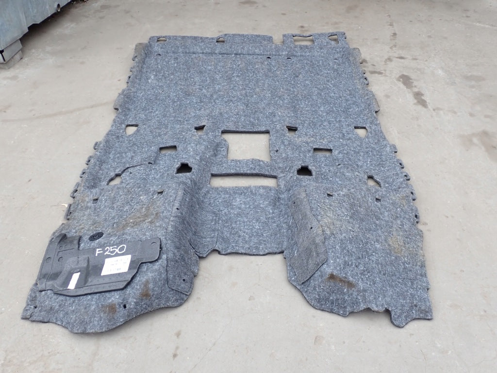 Wykładzina samochodowa do Ford F250 F350 Super Duty 2021, czarna, z logo, dopasowana do wnętrza pojazdu.