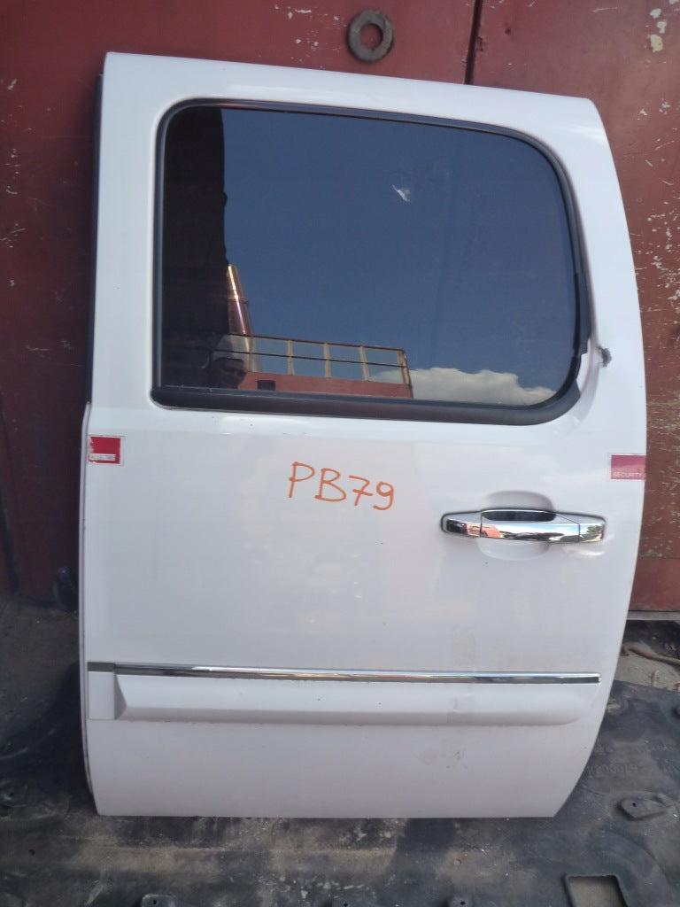 Drzwi Lewy Tył Kpl. GMC Yukon XL 2007-