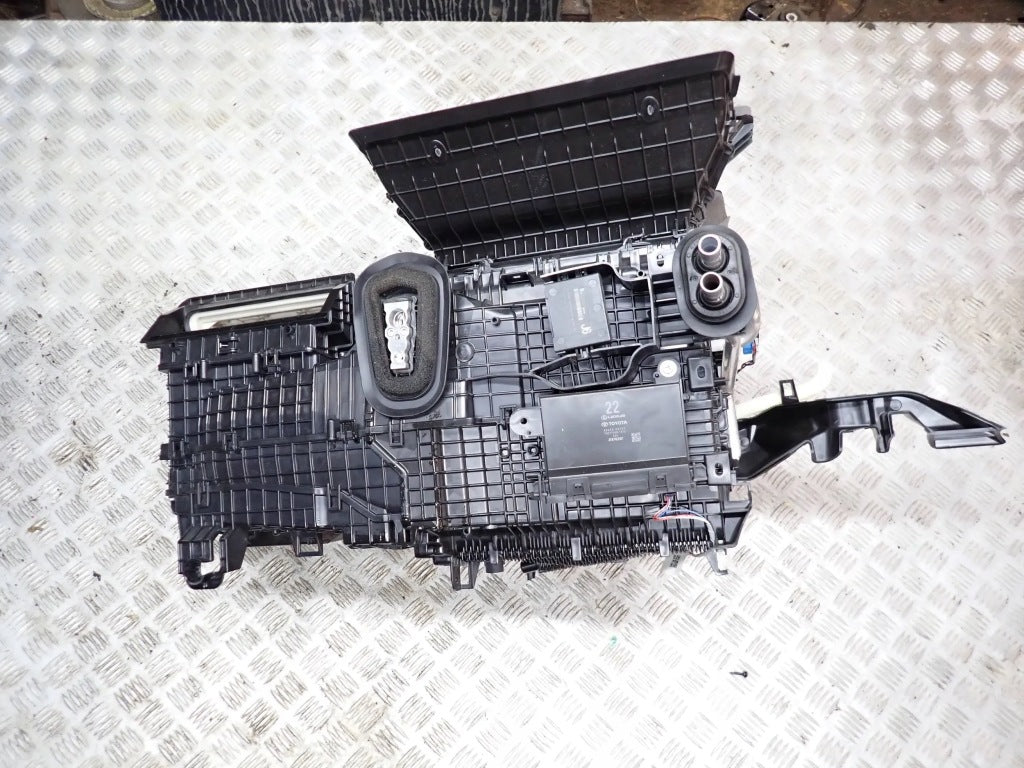 Nagrzewnica Powietrza Kpl. z Modułami Toyota Sienna 2021