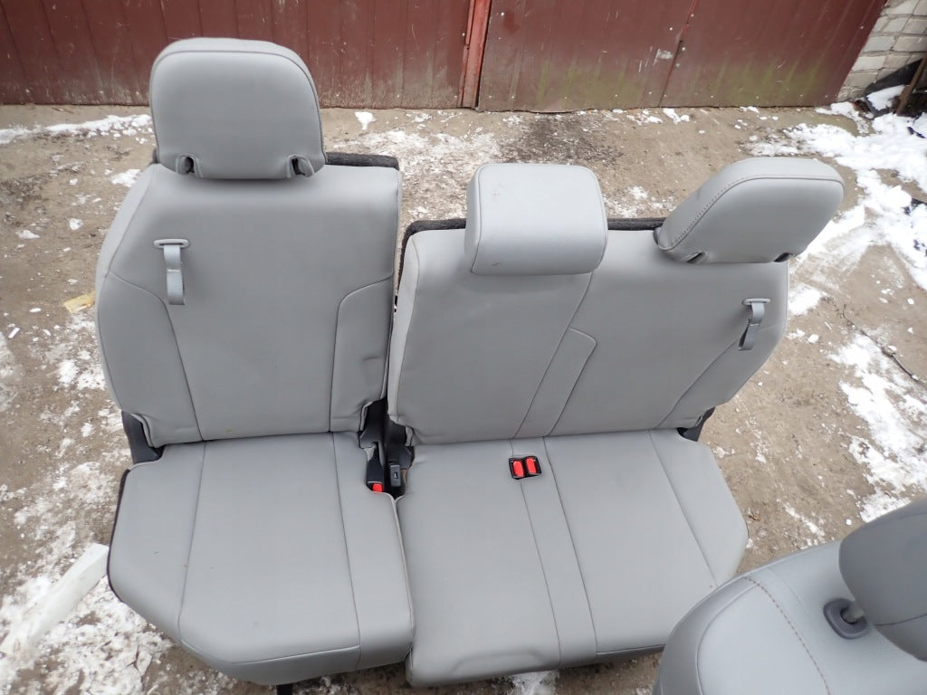 Tapicerka Kpl. Skórzana Fotele Kanapa Toyota Sienna 2021