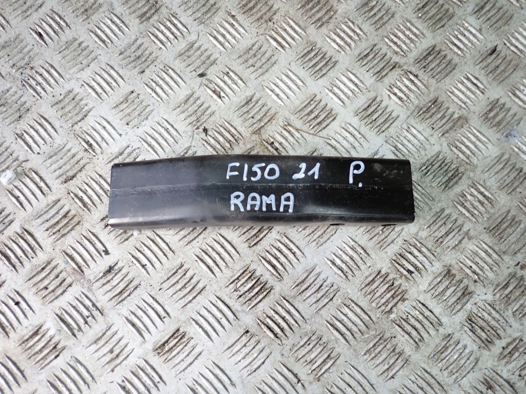 Mocowanie Wspornik Kieł Ramy Ford F150 2021-