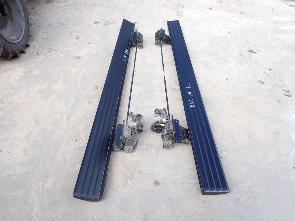 Stopnie Progi PARA Cadillac Escalade Chevrolet Suburban GMC Yukon 2021-