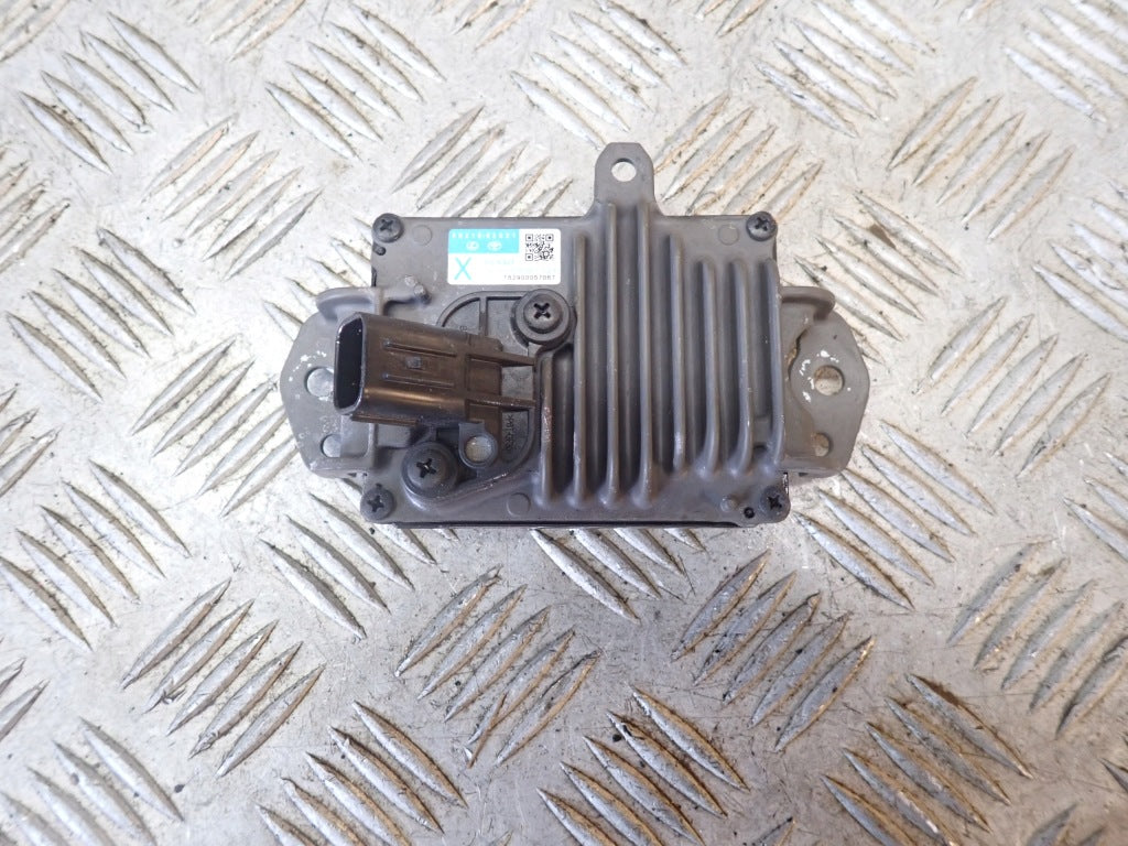 Radar Przedni Przód Distronic Toyota Sienna XL40 2021-
