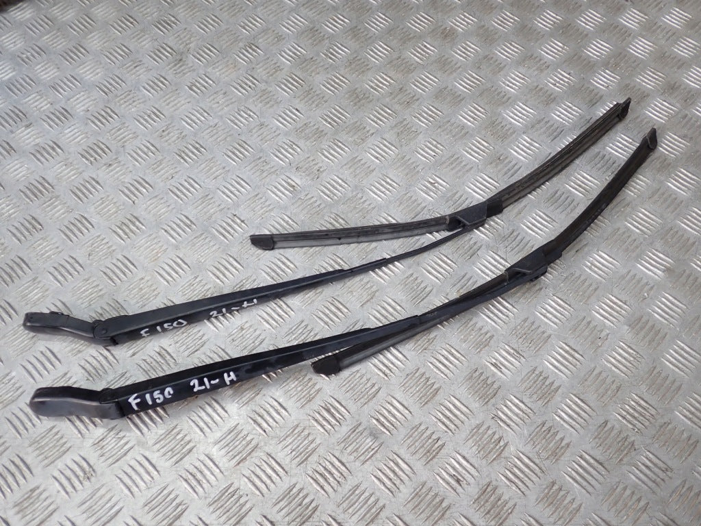 Wiper Arms and Blades Set Ford F150 4x4 2021-