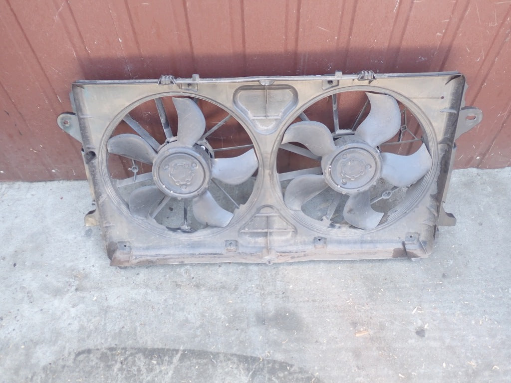 Fan Chevrolet Silverado Suburban Tahoe Sierra Yukon Escalade