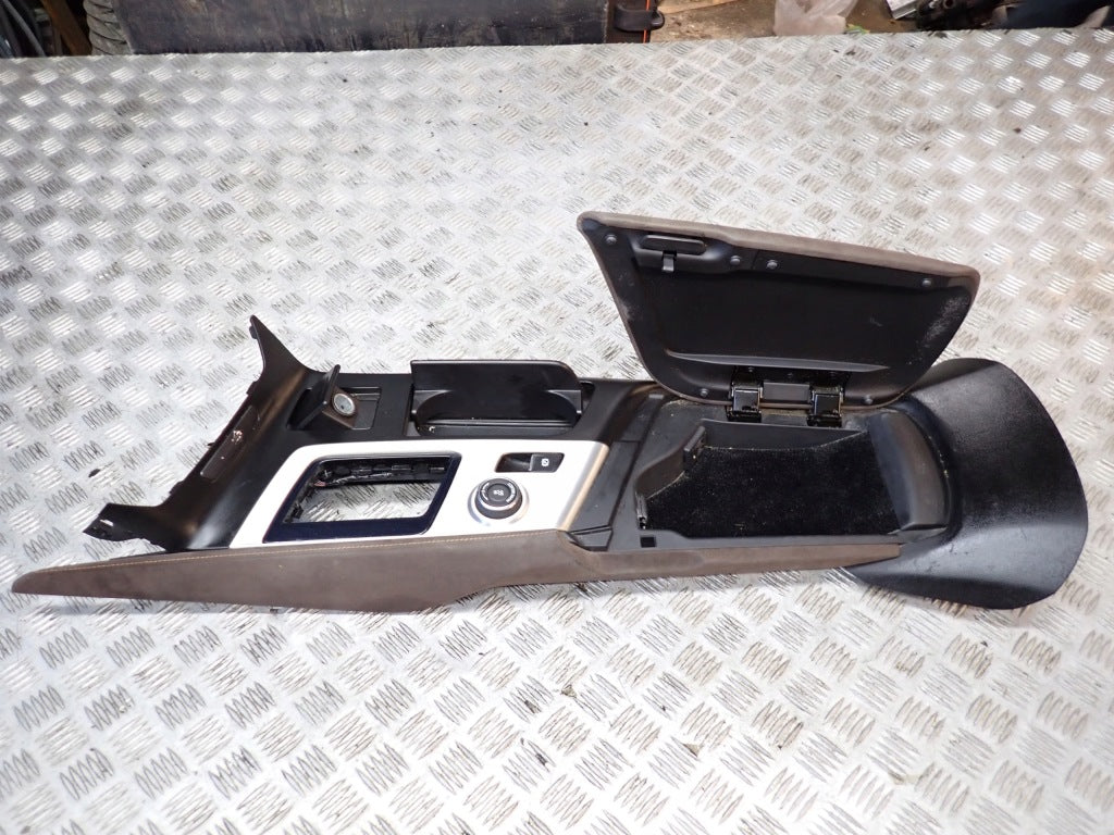 Tunnel Armrest Kit Chevrolet Corvette C7 3LT