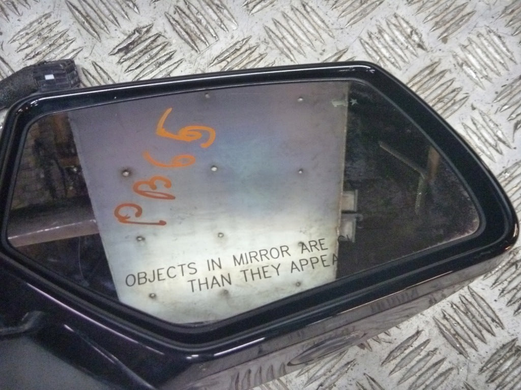 Right Mirror 15 PIN Yukon Tahoe Suburban 2015-