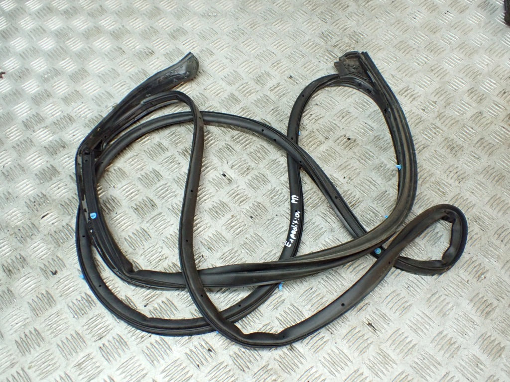 Uszczelka Drzwi Przód Przednia Ford Expedition 3.5 2020