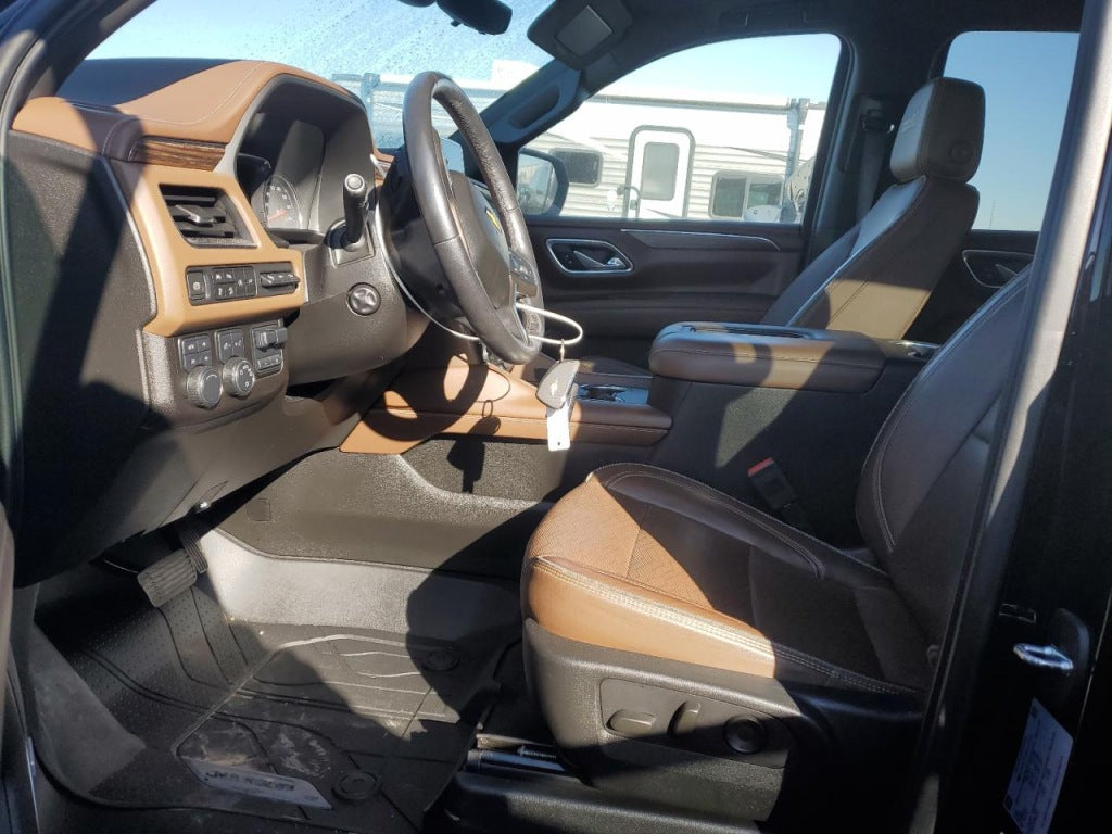 Tapicerka Kpl. Skórzana Skóra Fotele Boczki Chevrolet Suburban Tahoe 2021-