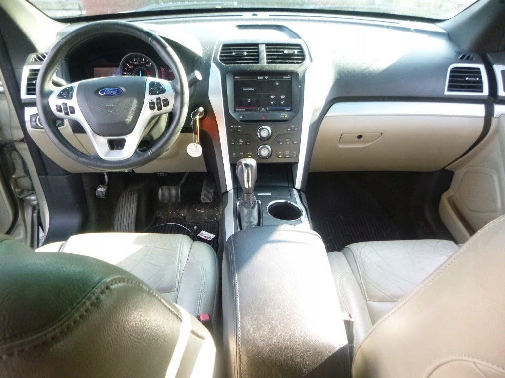 Ford Explorer 2011 cockpit board