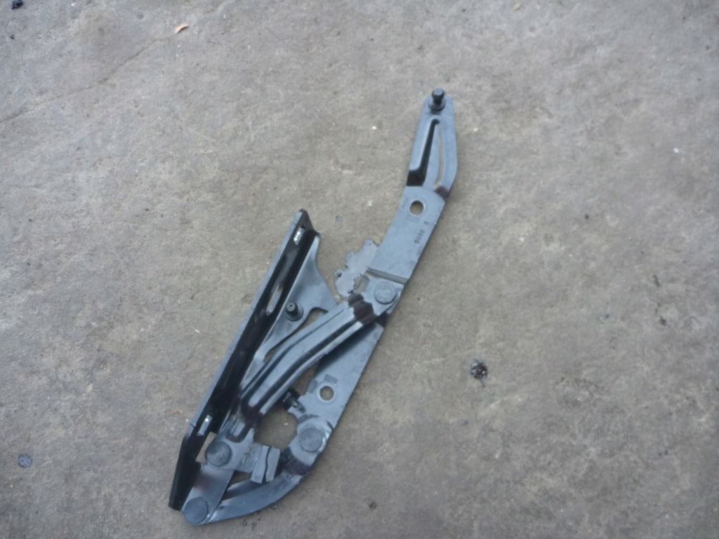 Right Tailgate Hinge Chevrolet Corvette C7 Convertible
