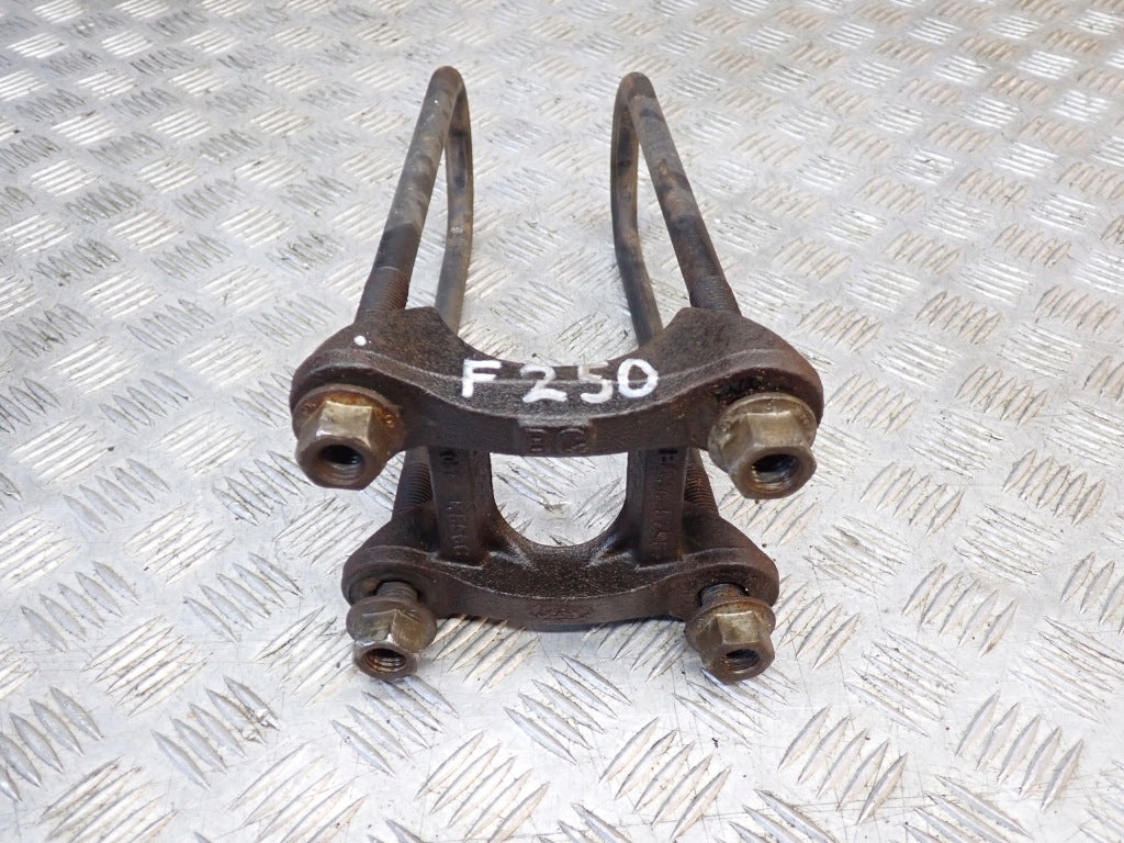 Mocowanie resoru i strzemień do Ford F350 F250 Super Duty 2021, część marki Autolandparts, element zawieszenia samochodu.