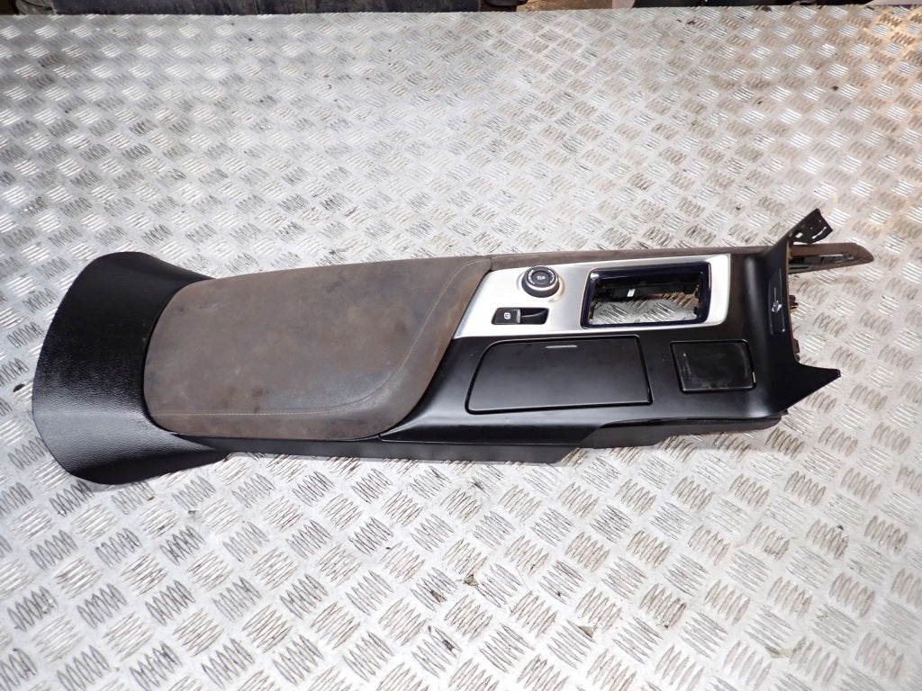 Tunnel Armrest Kit Chevrolet Corvette C7 3LT