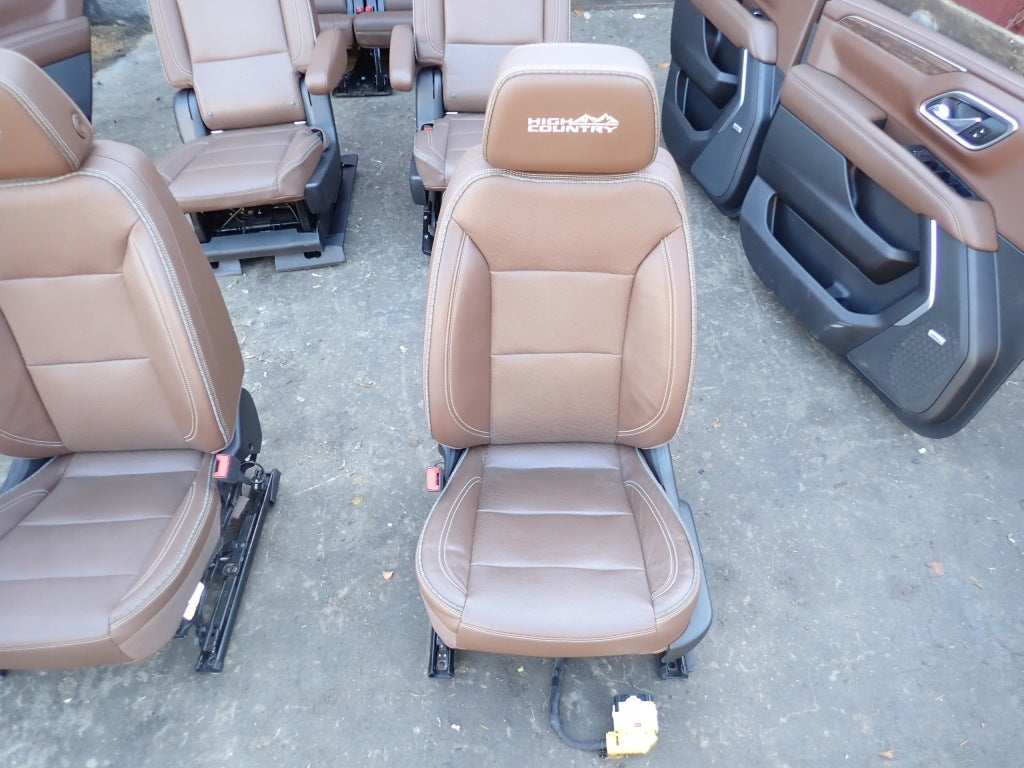 Tapicerka Kpl. Skórzana Skóra Fotele Boczki Chevrolet Suburban Tahoe 2021-
