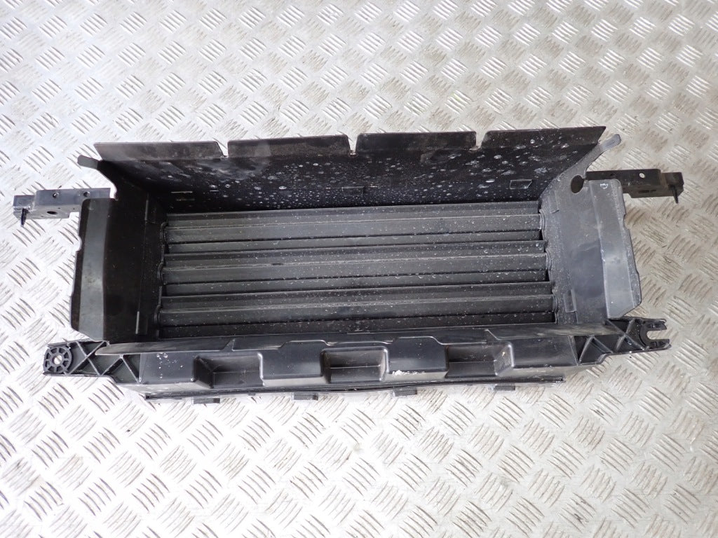 Dolna żaluzja roleta do intercoolera silniczka Ford F150 XLT 2024, montaż w samochodzie marki Autolandparts.