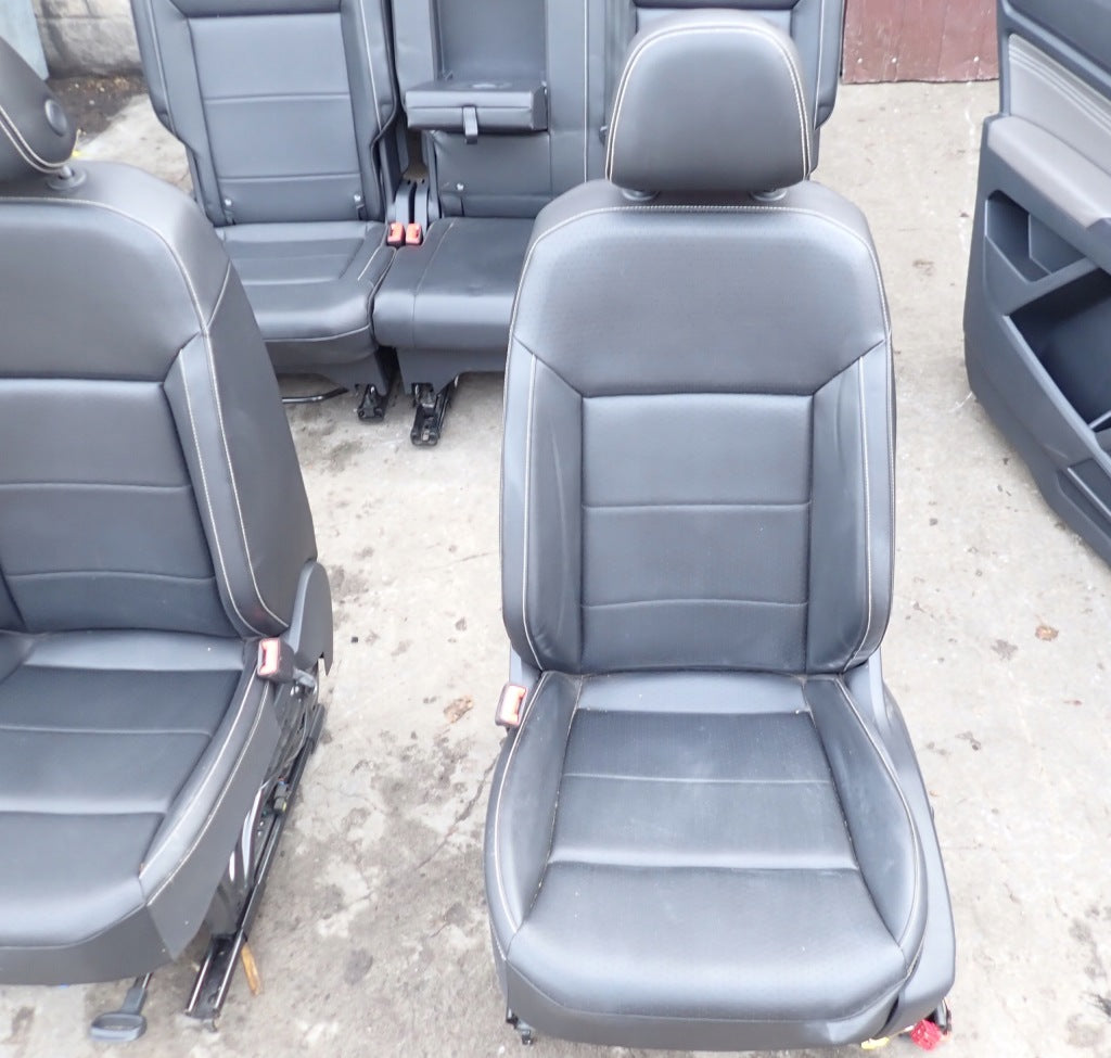 Fotele Tapicerka Kpl. Skórzana Skóra 7 os. VW Atlas 2021
