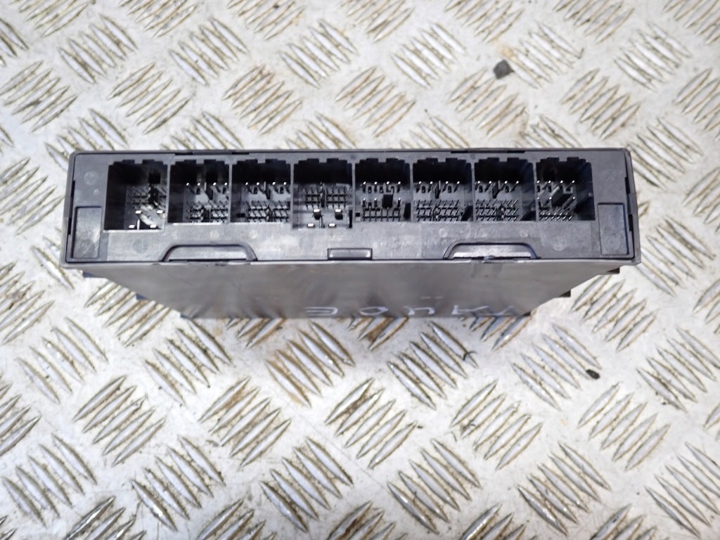 Comfort Module BCM Chevrolet Tahoe GMC Yukon 2021-