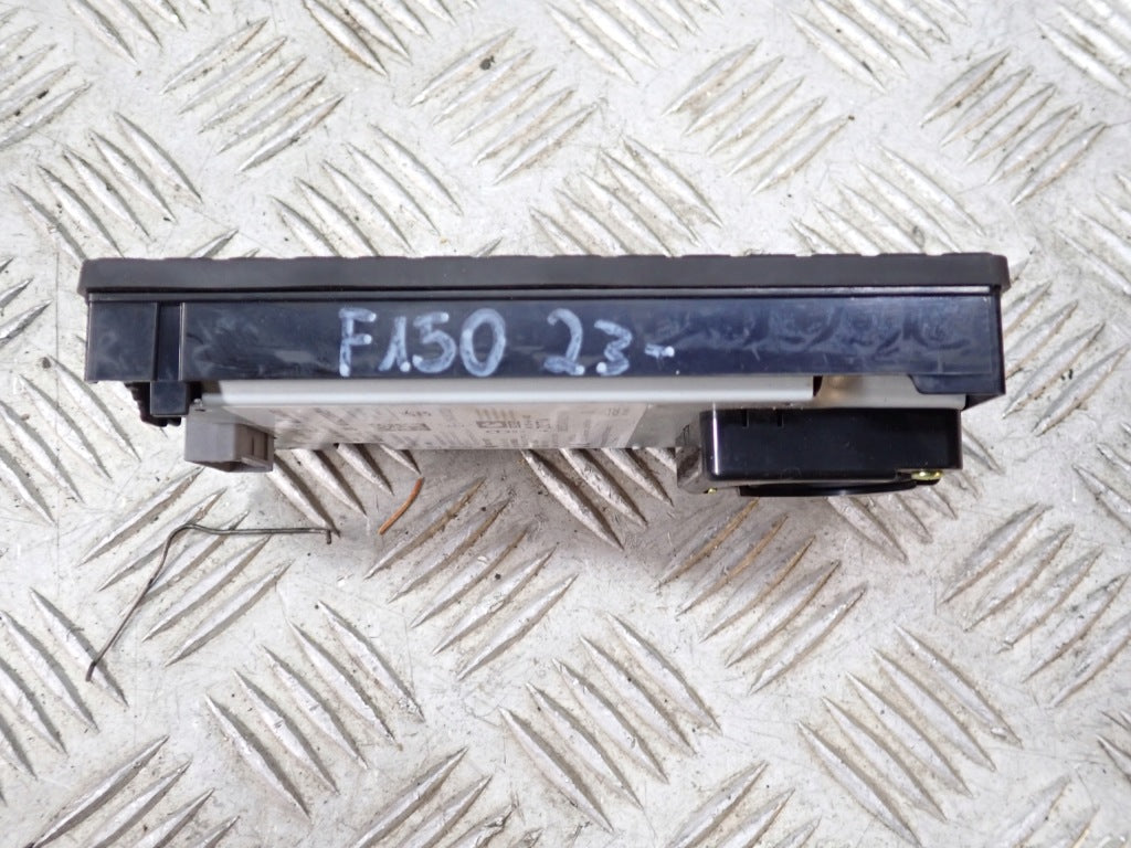 Ładowarka Indukcyjna Ford F150 XLT 2021-