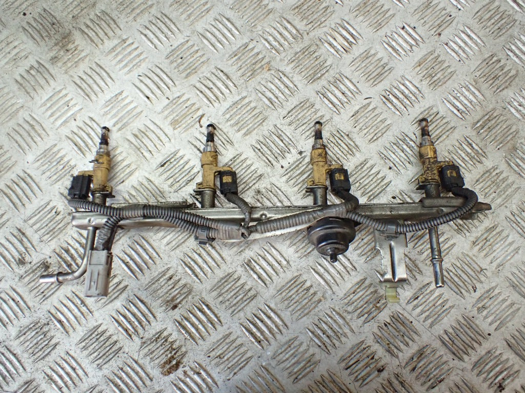 Wtryskiwacz Toyota Tundra Sequoia Land Cruiser 200 Lexus GX460 4.6 5.7 2014