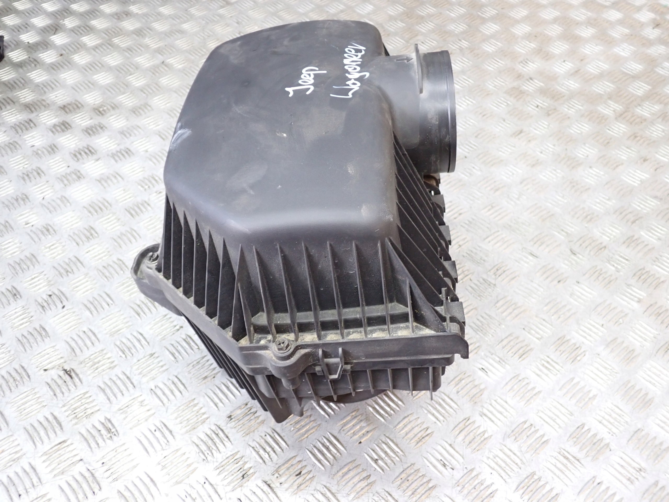 Obudowa Filtra Powietrza Jeep Wagoneer Grand Wagoneer WS 2022-