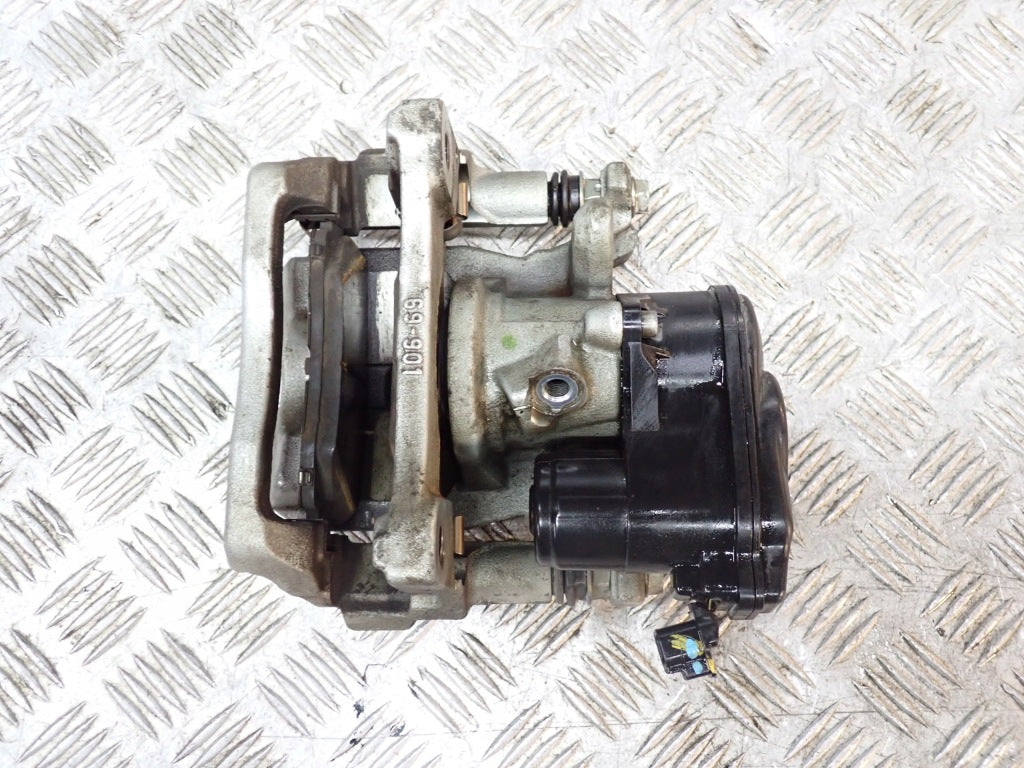 Zacisk Prawy Tylny Elektryczny Uszkodzony Toyota Tundra Sequoia 22-