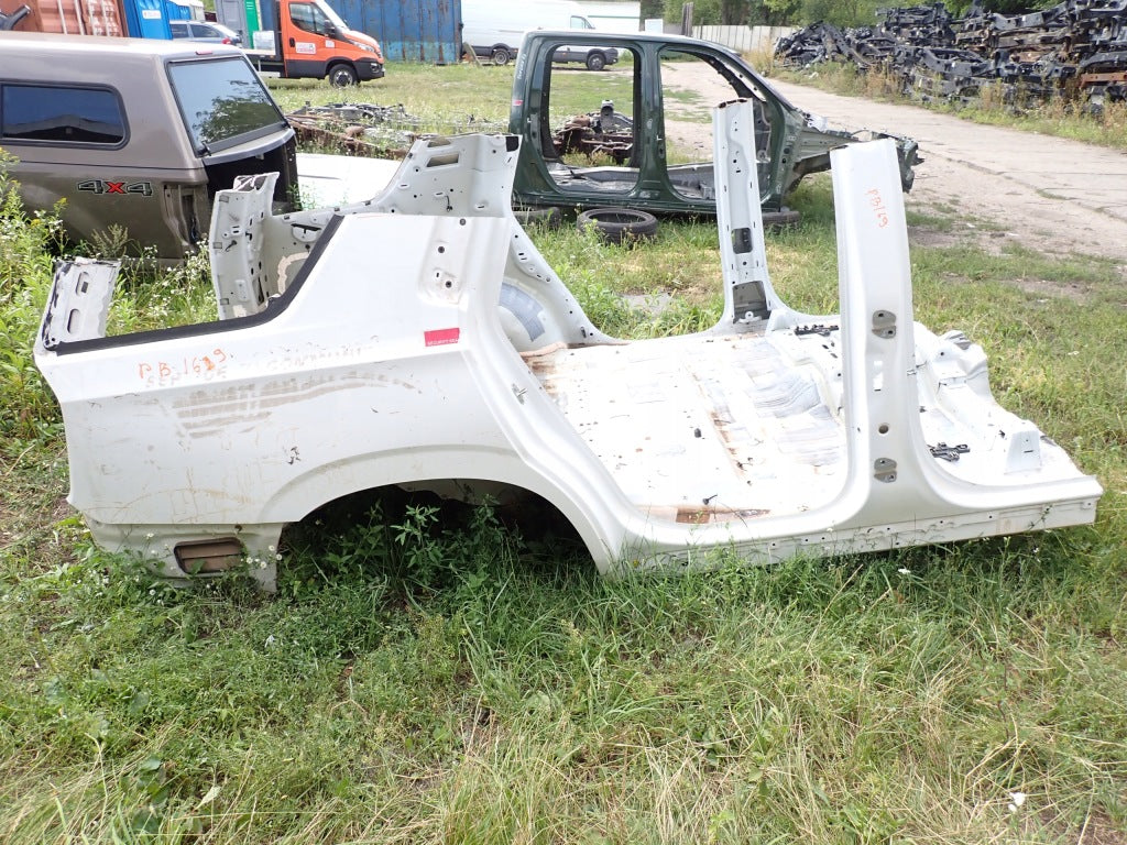 Ćwiartka Prawa Tylna Błotnik Prawy Tył Tylny Chevrolet Tahoe GMC Yukon 21-