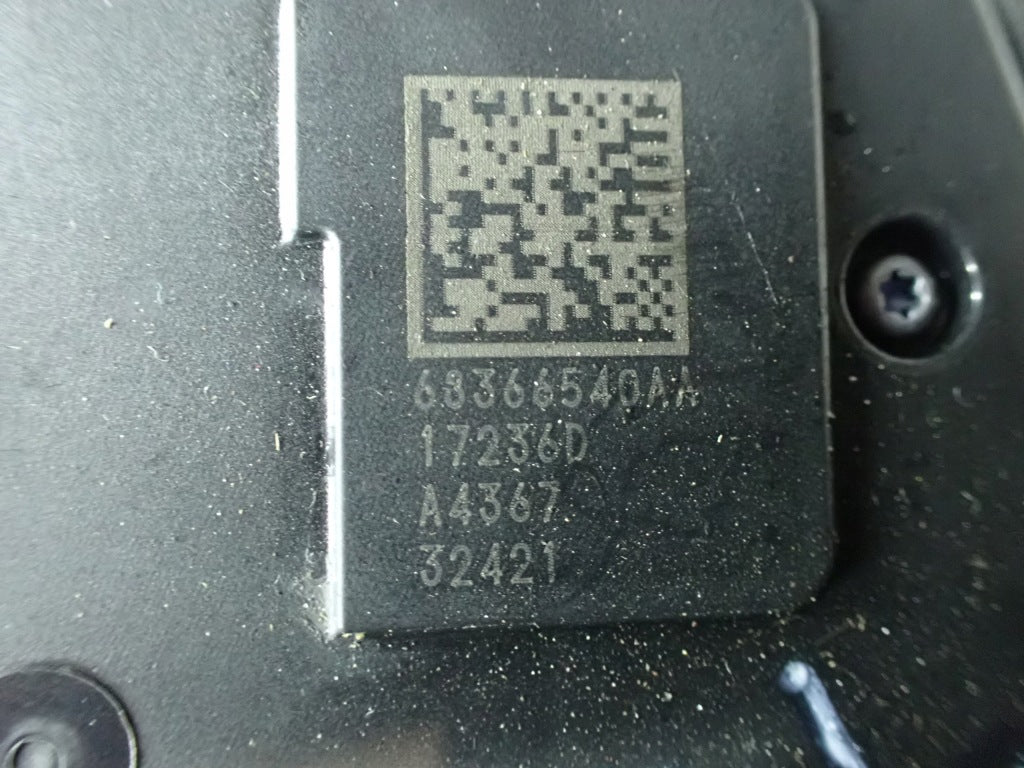 Zamek Drzwi Prawy Przedni Przód Jeep Grand Cherokee WL Długi 3.6 21