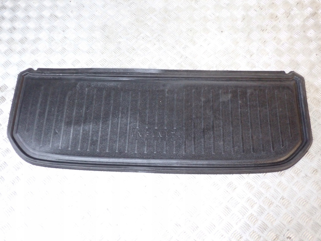 Wykładzina bagażnika Infiniti QX60 L51 2022 marki Autolandparts, czarna, dopasowana do przestrzeni bagażowej samochodu.