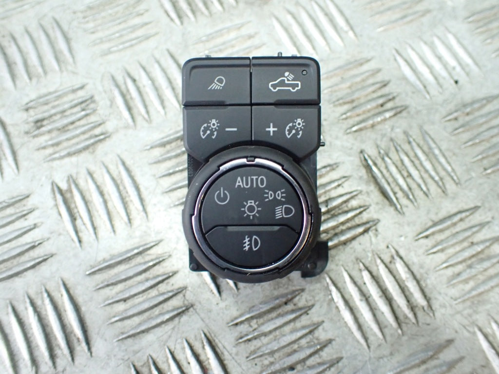Light Switch Panel Chevrolet Silverado 2019-