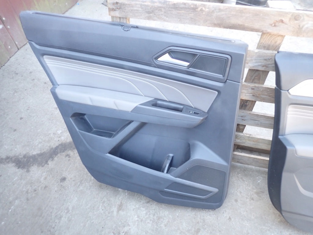 Tapicerka Kpl. 6 os. Fotele Boczki VW Atlas R-Line 2022