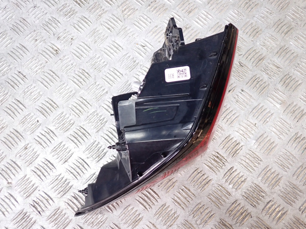 Right Rear Tail Light Right Rear Honda Pilot 4 YG2 2023