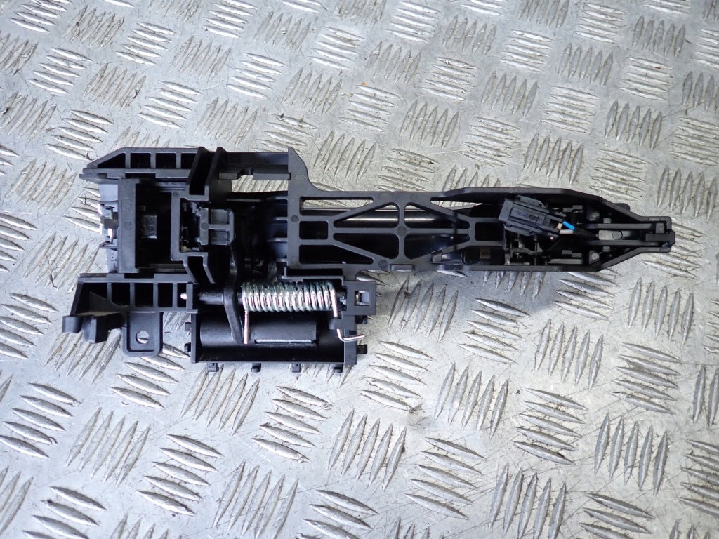 Klamka drzwiowa prawa tylna do Kia Carnival LX 3.5 GDI KA4 2020, Autolandparts, widoczna na zdjęciu.