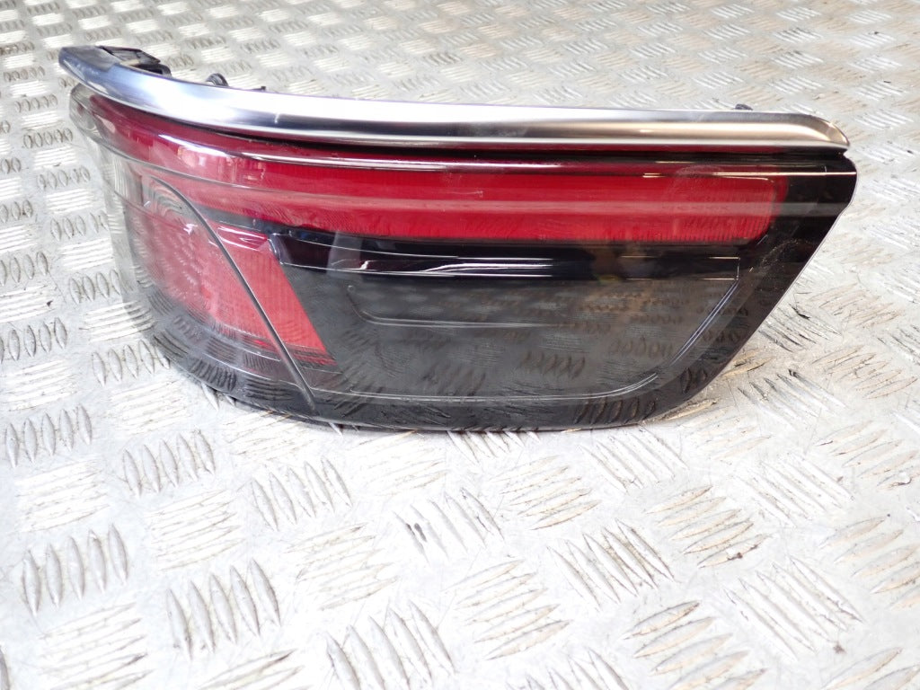 Lampa Prawa Tylna Prawy Tył Kpl. Jeep Wagoneer WS 5.7 4x4 2022-