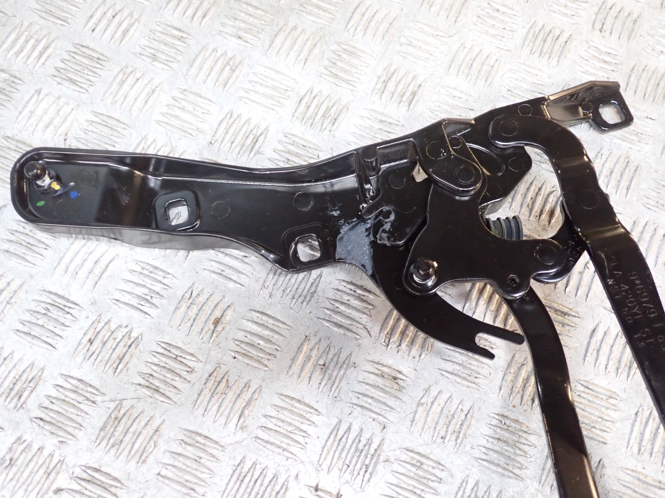 Zawias Klapy Dachu Prawy Chevrolet Corvette C7 3LT Cabrio 2014-