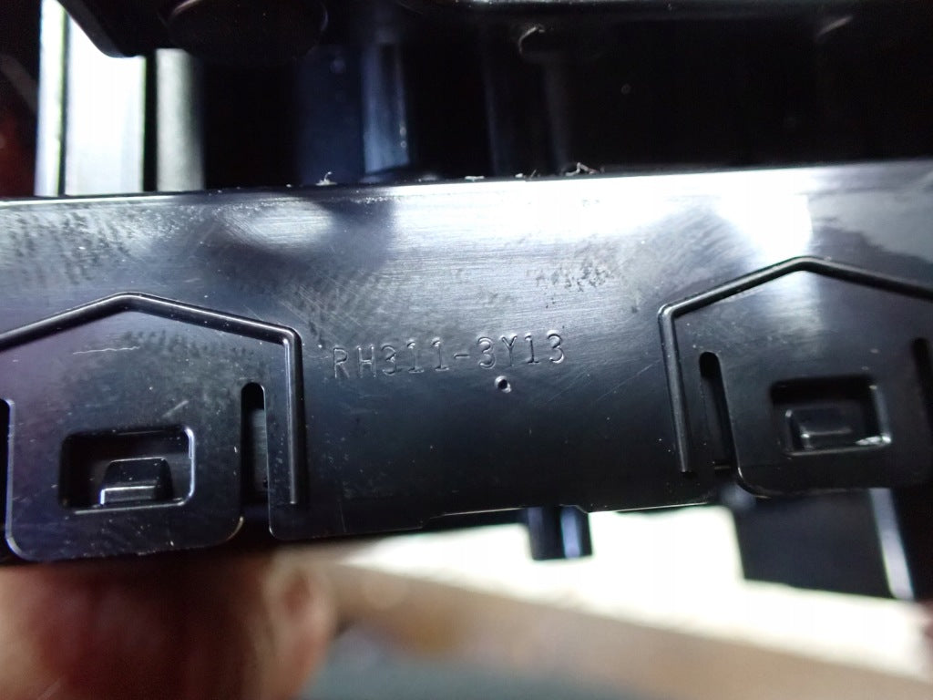 Toyota Sienna XL40 2.5 2021- Handbrake Mode Switch Panel