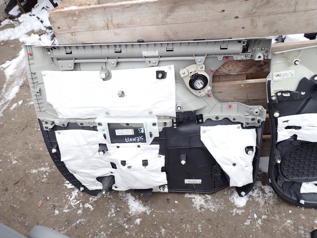 Rear Right Door Side Panel Toyota Sienna XL40 2021