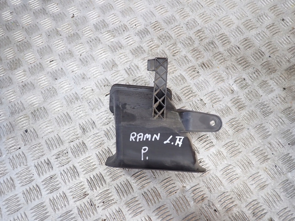 Wlot Zimnego Powietrza Pod Lampę Dodge RAM V 19-