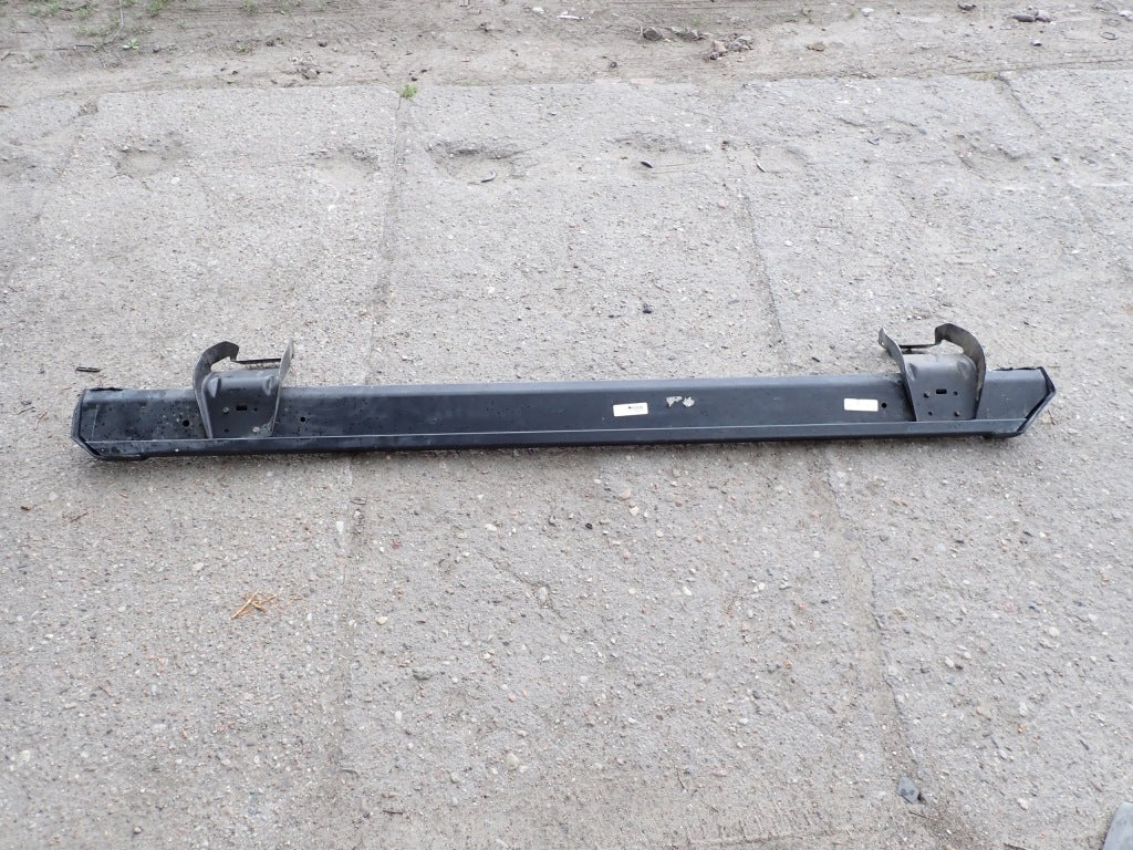 Lewy próg stopnia do Ford F150 Crew Cab 2025, produkcja Autolandparts, widok na powierzchnię zewnętrzną i montażową.