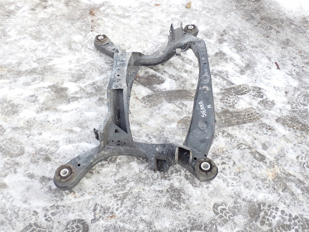 Sanki Tylne Belka Tylnego Zawieszenia Toyota Sienna XL40 2021