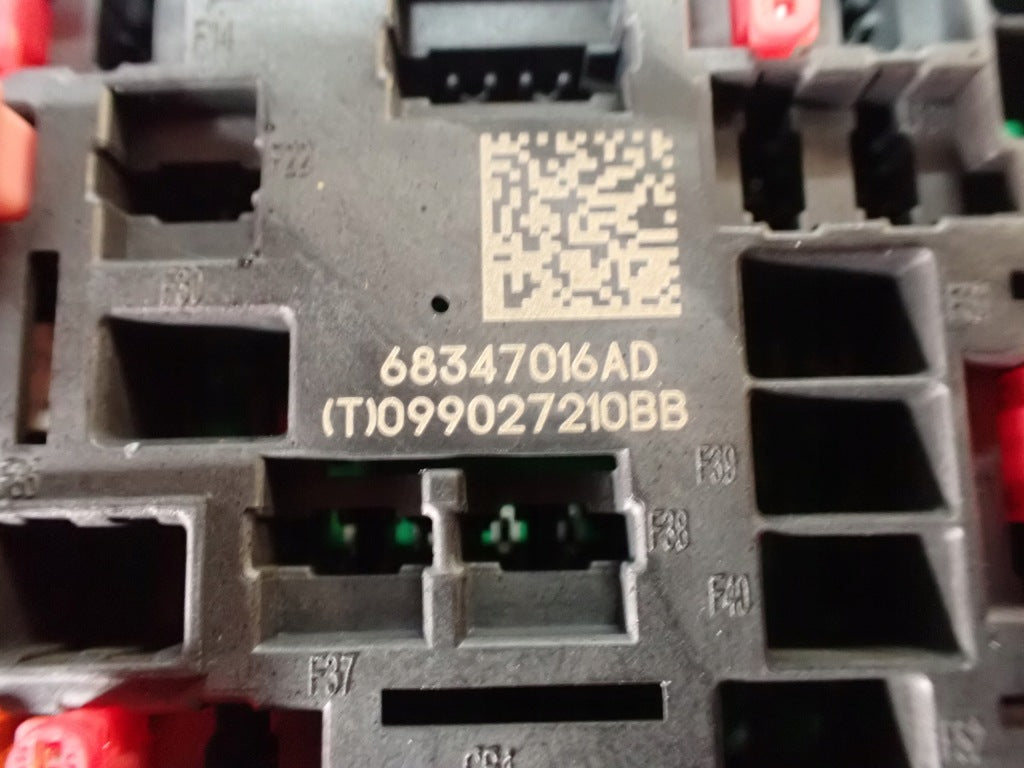 Skrzynka Bezpieczników 68347016 Jeep Grand Cherokee WL 4x4 21-