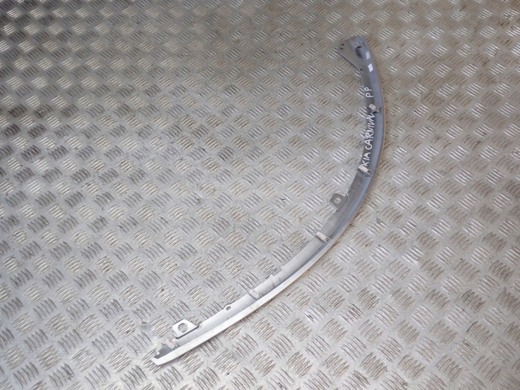 Listwa Nad Lampę Prawa Przednia Kia Carnival LX 3.5 KA4 2020-