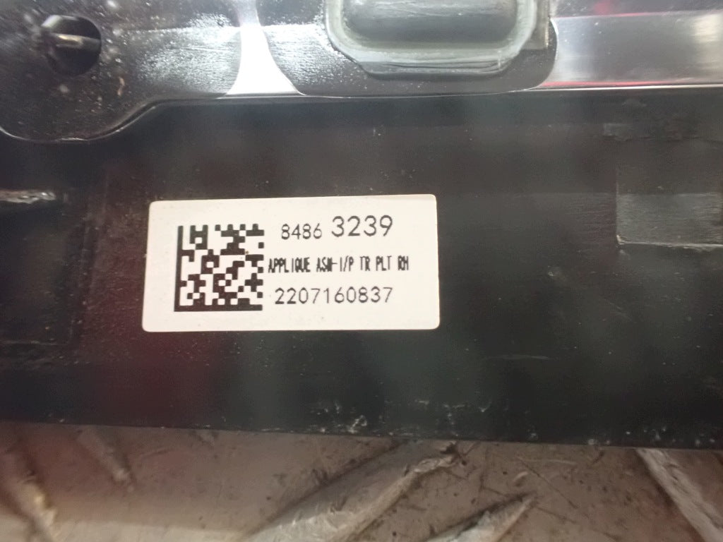 Listwa Dekor Deski Chevrolet Tahoe Suburban 5.3 2021-