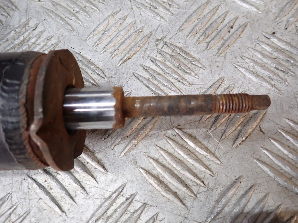 Magnetyczny amortyzator prawy przedni do Chevrolet Corvette C5, część samochodowa marki Autolandparts, widoczny na zdjęciu.