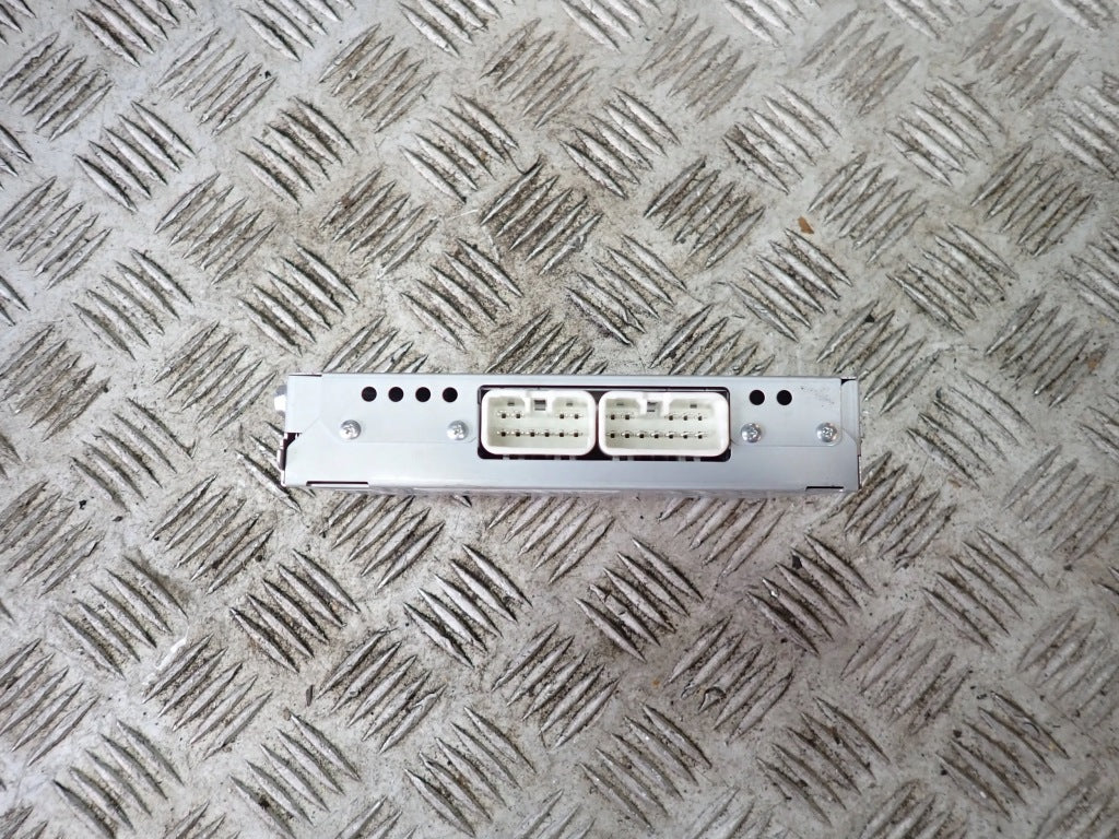 Toyota Tundra II 2016 Amplifier