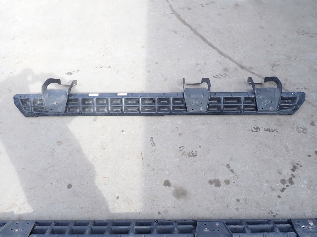 Stopnie progi Autolandparts do Ford F350 F250 6.2 4x4 HD z 2017 roku, stalowe, mocne, montaż na samochody ciężarowe.