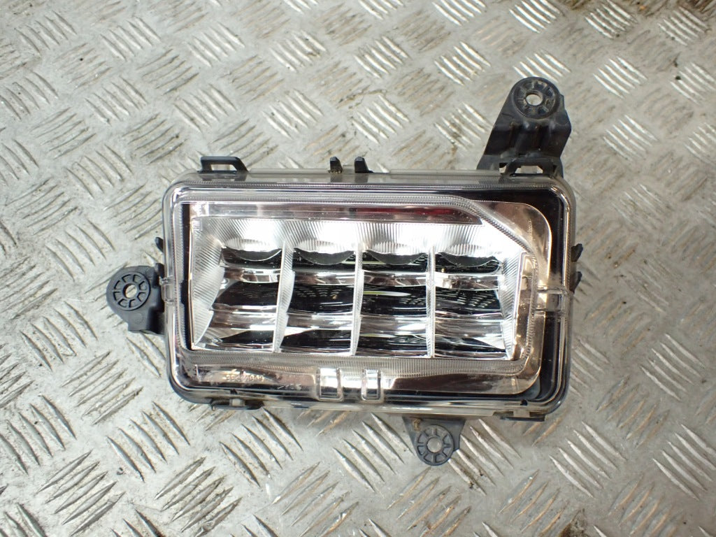 Halogen Prawy LED Lampa Przeciwmgielna Prawa GMC Sierra 1500 3.0D AT4 2019-